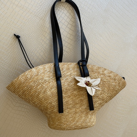 🦋 Bloggers Favorite 🦋 NWT ZARA BASKET SHOULDER BAG WITH FLOWER - Picture 14 of 16